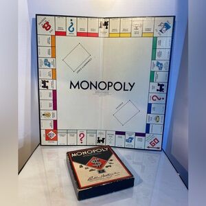 Vintage Parker Brothers Monopoly trading board game set. 1930s  To 1940s